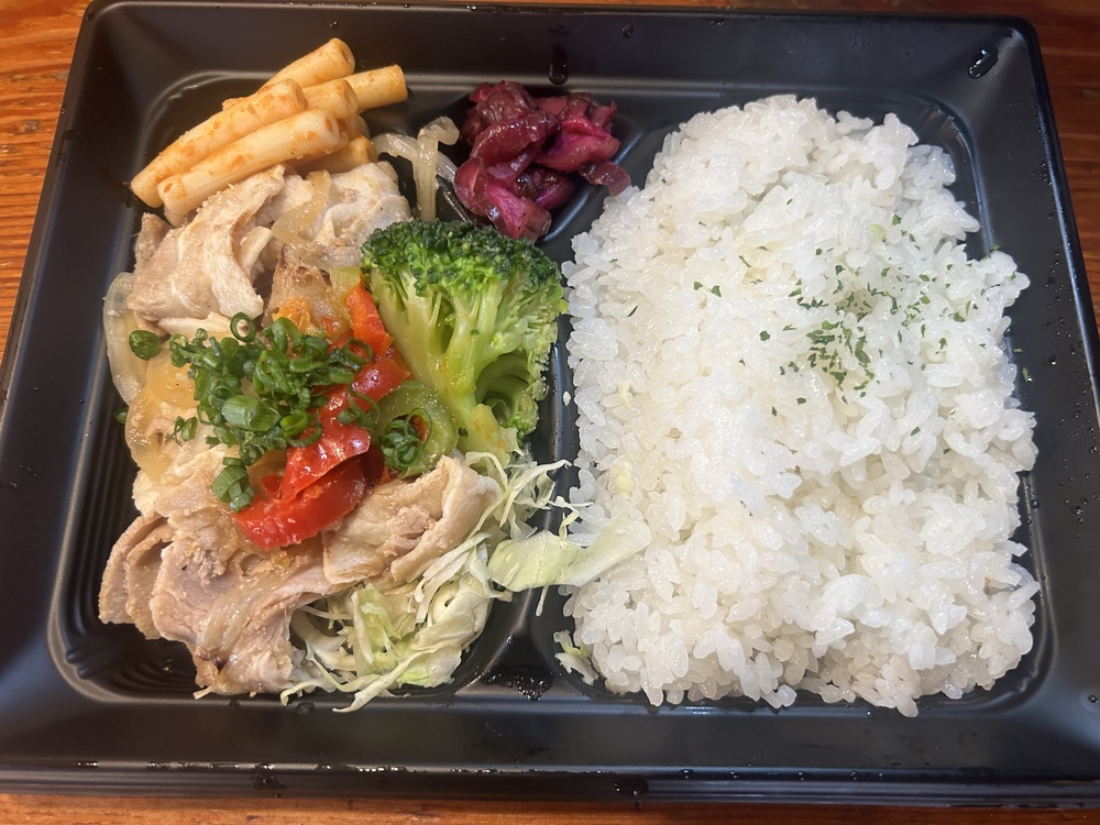 ⑦豚生姜焼き弁当